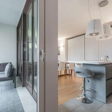 The Rent - Modern Three-bedroom With Terrace In Cenisio District Lejlighed *